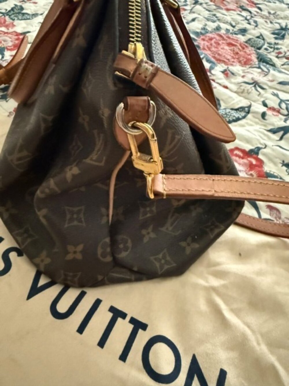 Louis Vuitton Rivoli - Picture 3 of 7